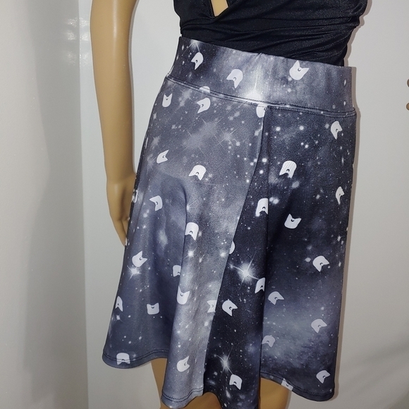 Sailor moon skirt - Picture 2 of 5